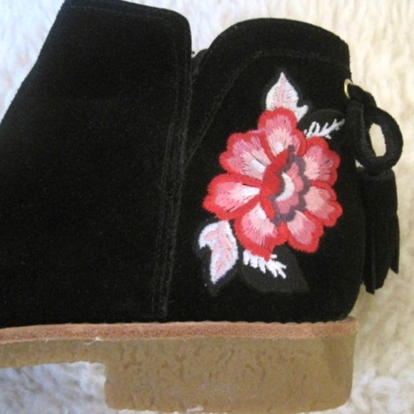 * Host Pick* Kate Spade Belleville Embroidered Floral Design Ankle Bootie - Picture 6 of 11